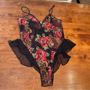 Vintage Victoria’s Secret Floral Lace Bodysuit Red Black Ruffle Details size med